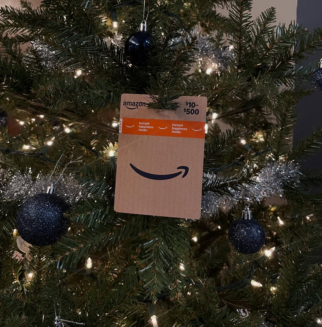 Closed. Day 9 of 12 Says of Giveaways!\n\nWin a $100 Amazon Gift Card! Perfect for last-minute holiday shopping or treating yourself \ud83c\udf81\ud83d\udce6\n\nTo enter:\n\ud83d\udce6 follow @herepitt \n\ud83d\udce6 like this post\n\ud83d\udce6 comment one thing that's currently sitting in your Amazon cart \ud83d\udc40\ud83d\uded2\n\nWinner announced tomorrow on our story. \n\nGood luck + happy gifting! \u2728