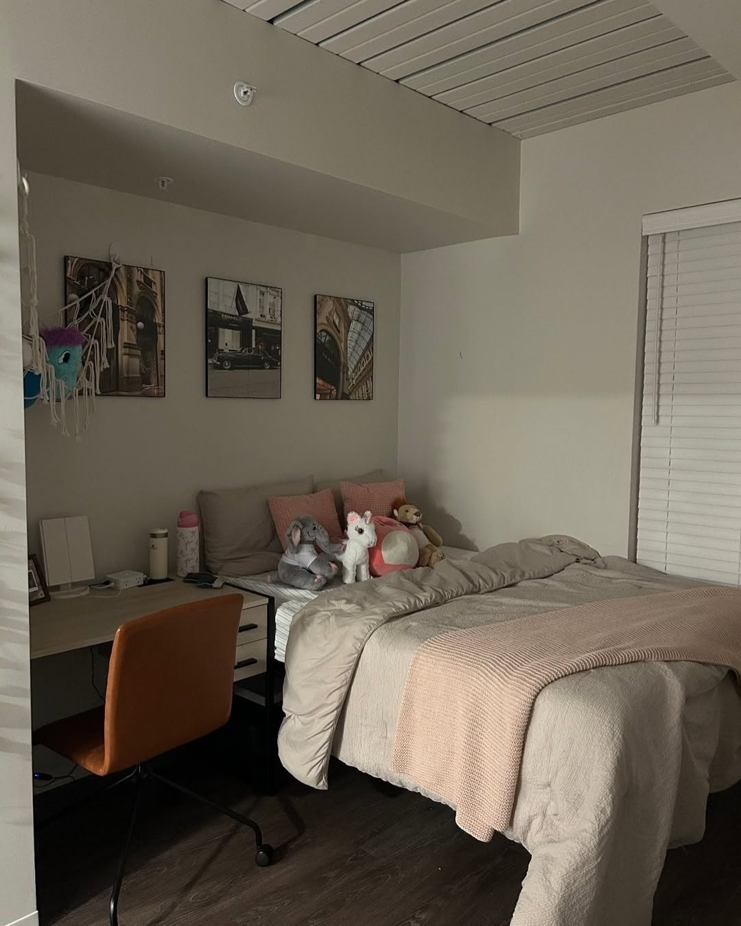 Your own little cozy corner at HERE \ud83e\udd0d\n\nDesigned for studying, relaxing, and everything in between. Don't miss your chance to call this home.\n