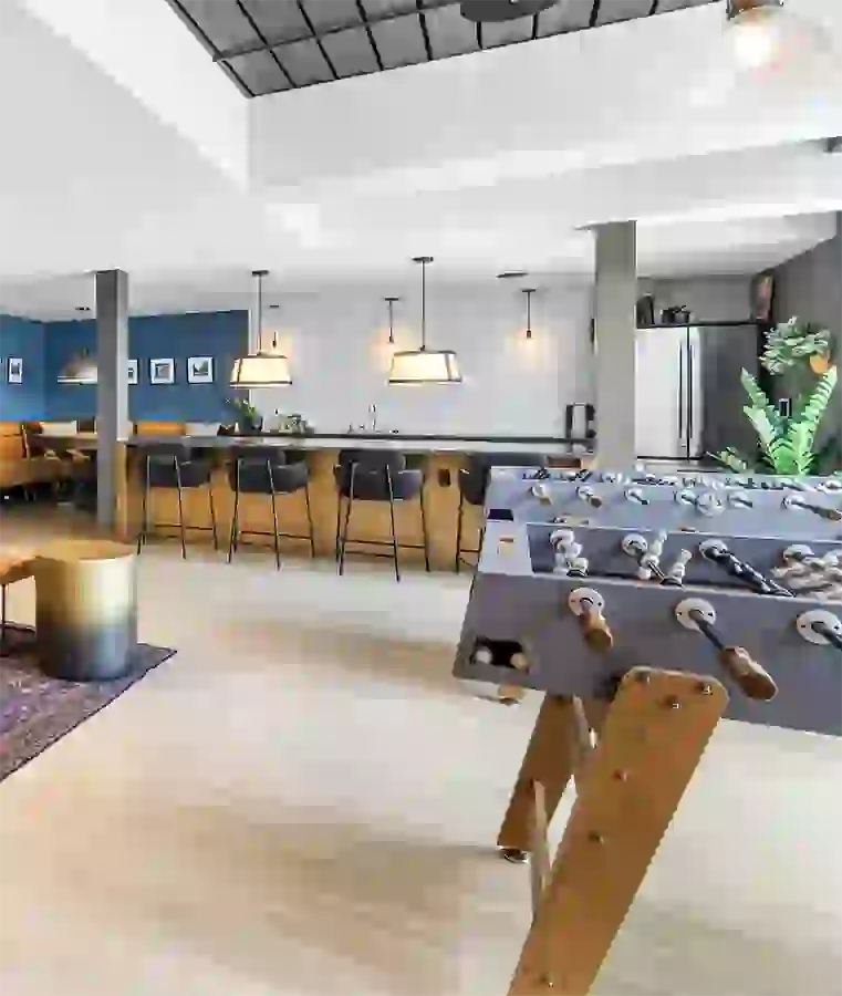 Relax with friends in the Club Lounge